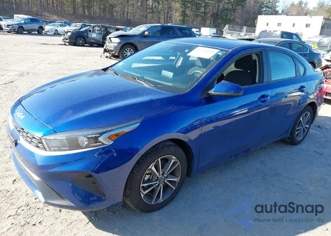 2024 Kia Forte Lxs z USA, uszkodzony, nr VIN 3KPF24AD0RE709223
